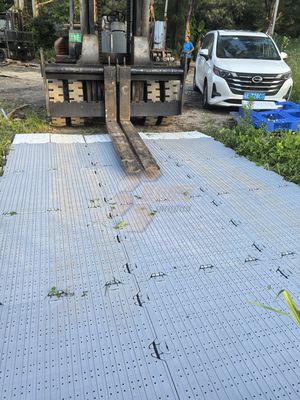 Anti Scratch Portable Event Flooring Turf Protection Plastic Temporary Flooring For Outdoor Events